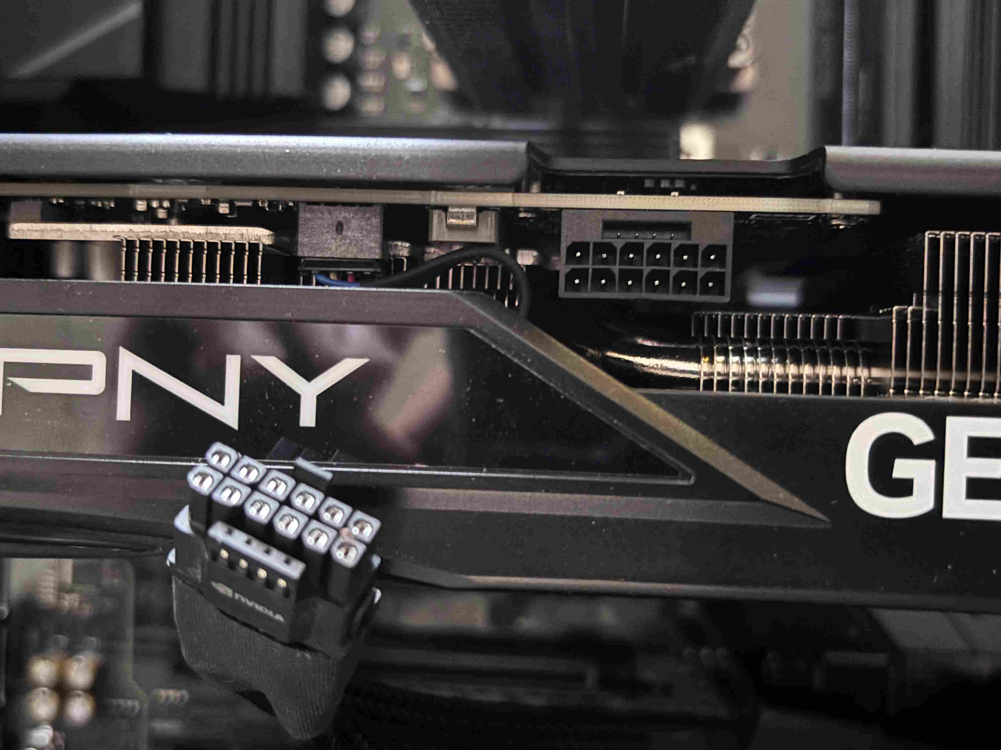GPU power cables properly connected with no visible gaps