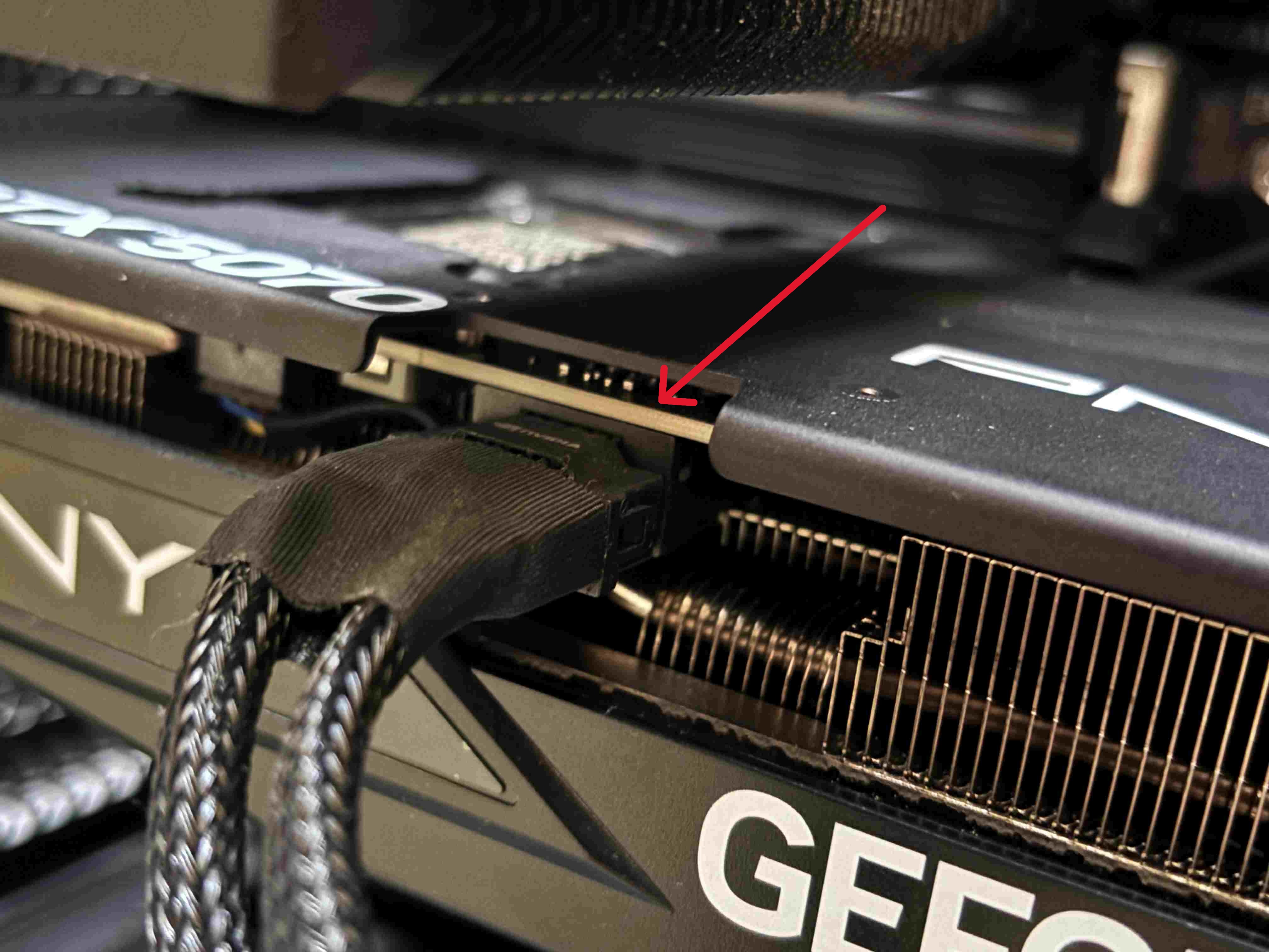 GPU power cables properly connected with no visible gaps